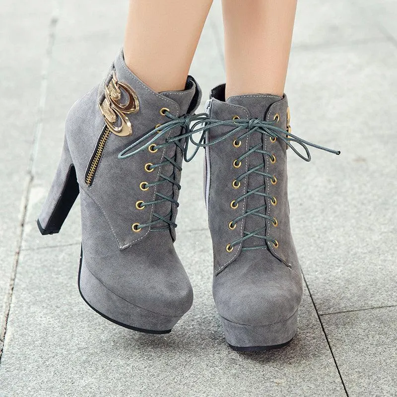 BUCKLE & SUEDE ANKLE BOOTIE