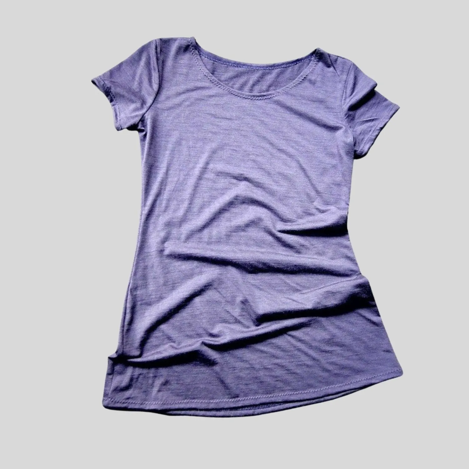 Fitted wool  or cotton tee shirt for women