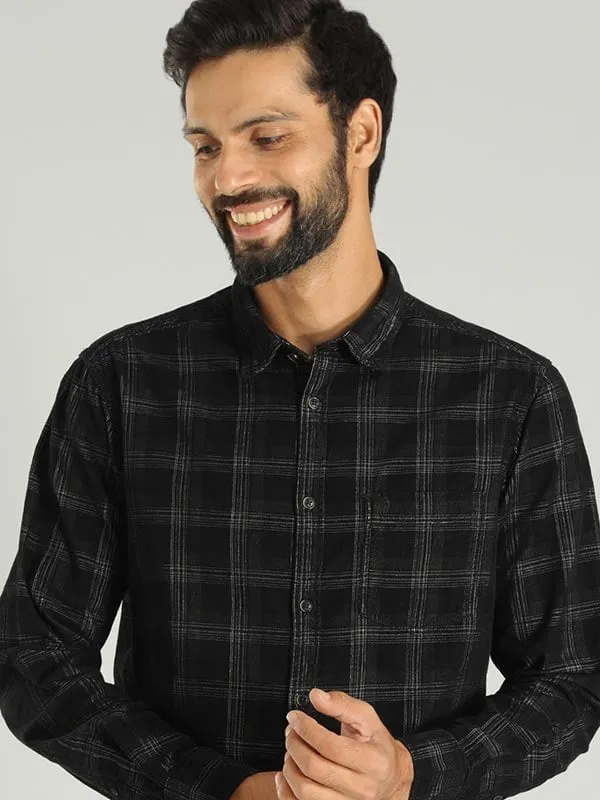 Men Checked Full Sleeve Cotton Blend Shirt